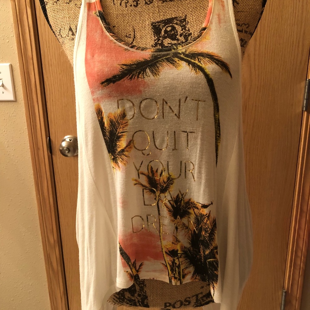 2/14$ Cute cream tank top with saying
